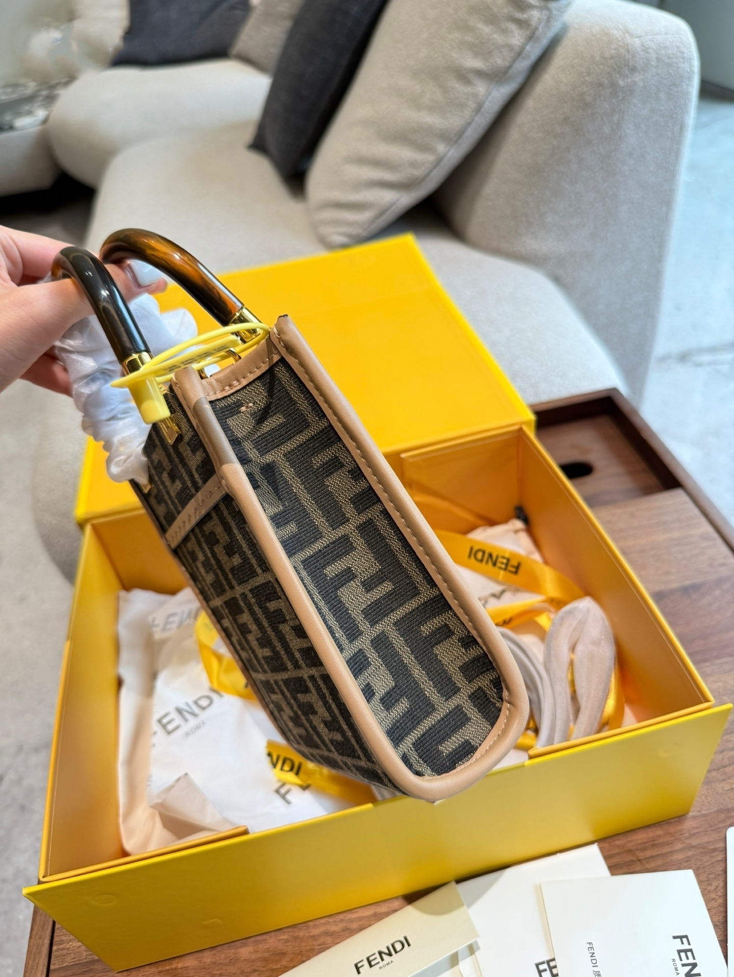 【FENDI公式旗艦店】フェンディ mini Sunshine クロスボディバッグ