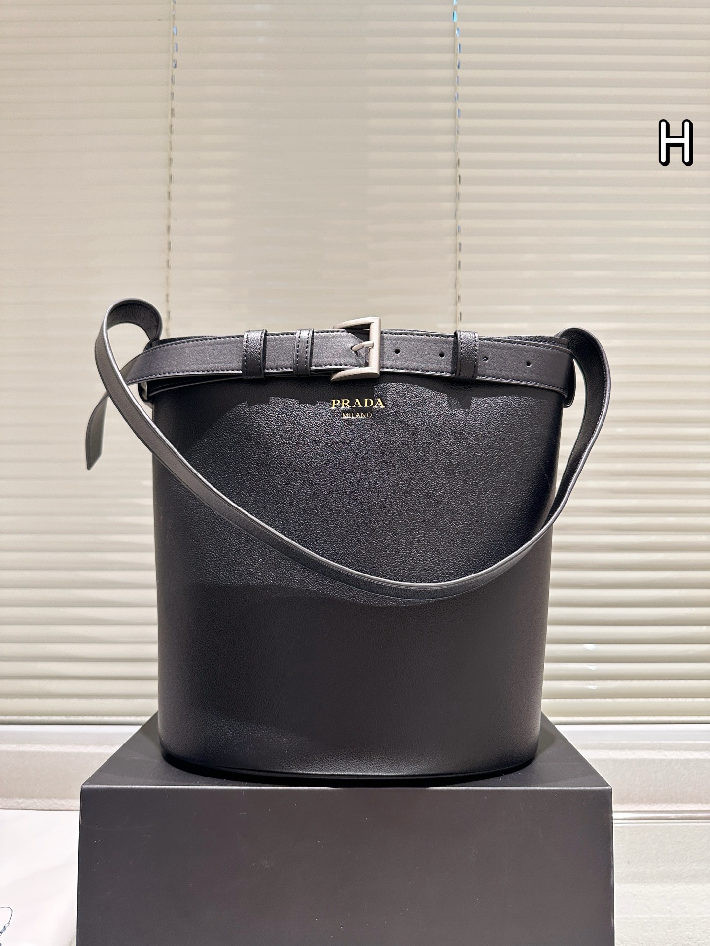 【PRADA公式旗艦店】プラダ TOTE バケットバッグ