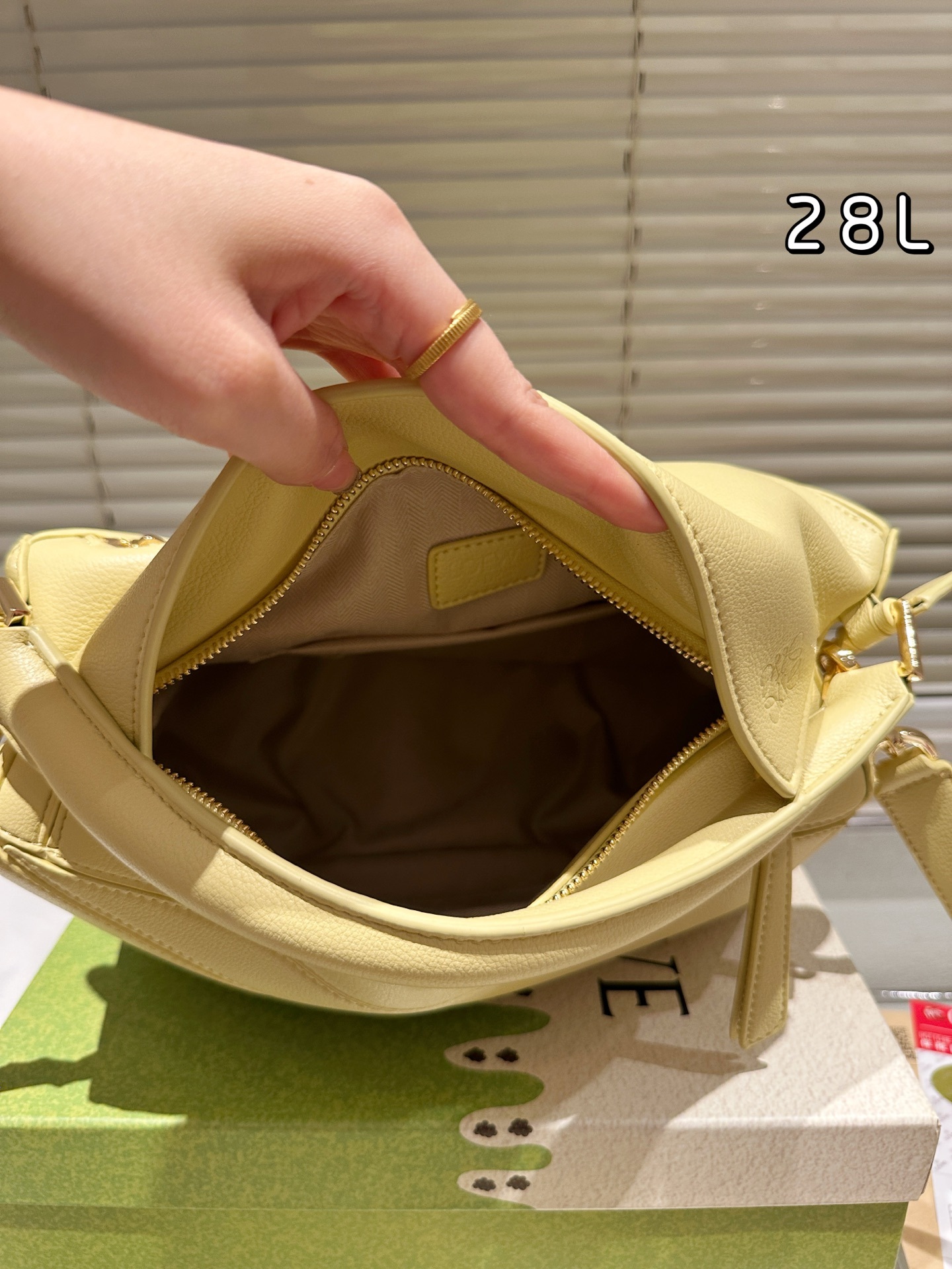 【LOEWE公式旗艦店】ロエベ クラシックショルダーバッグ