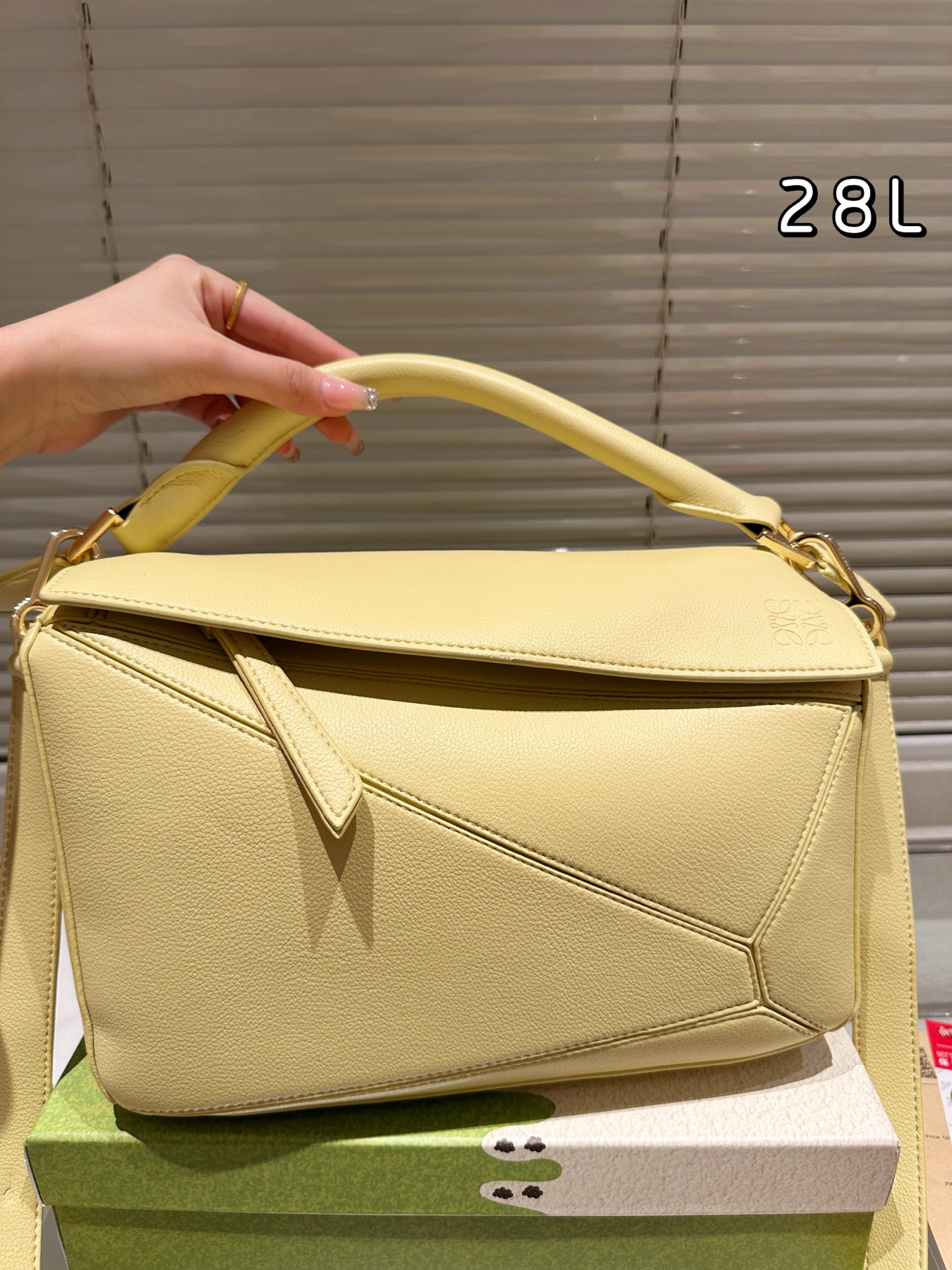 【LOEWE公式旗艦店】ロエベ クラシックショルダーバッグ