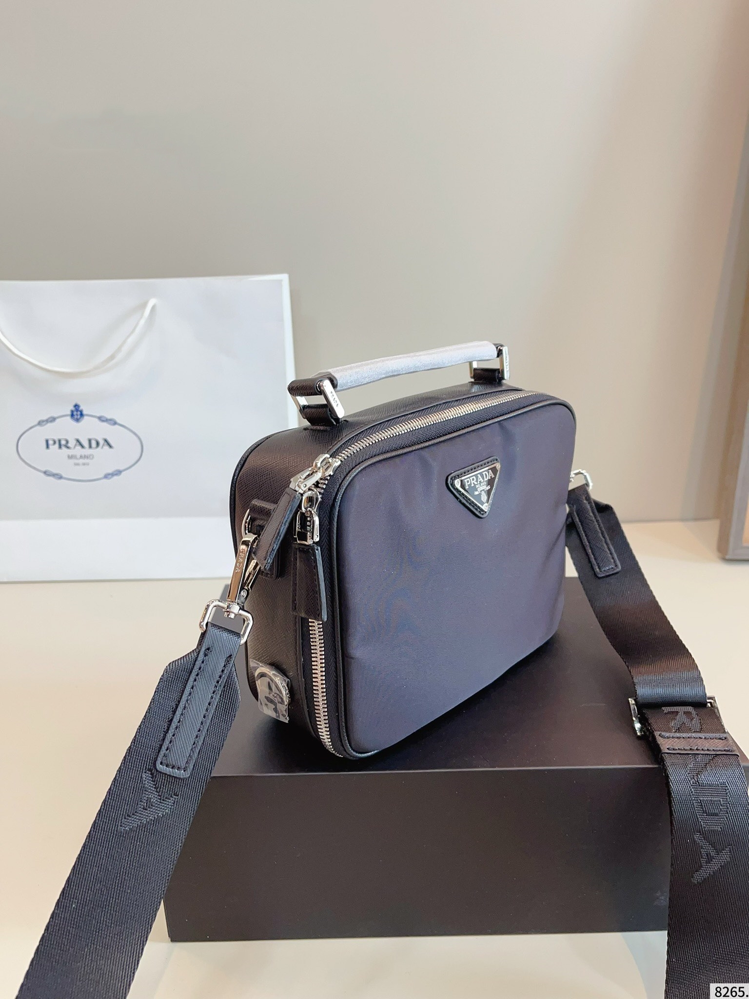 【PRADA公式旗艦店】プラダ カメラバッグ ショルダーバッグ★人気商品★