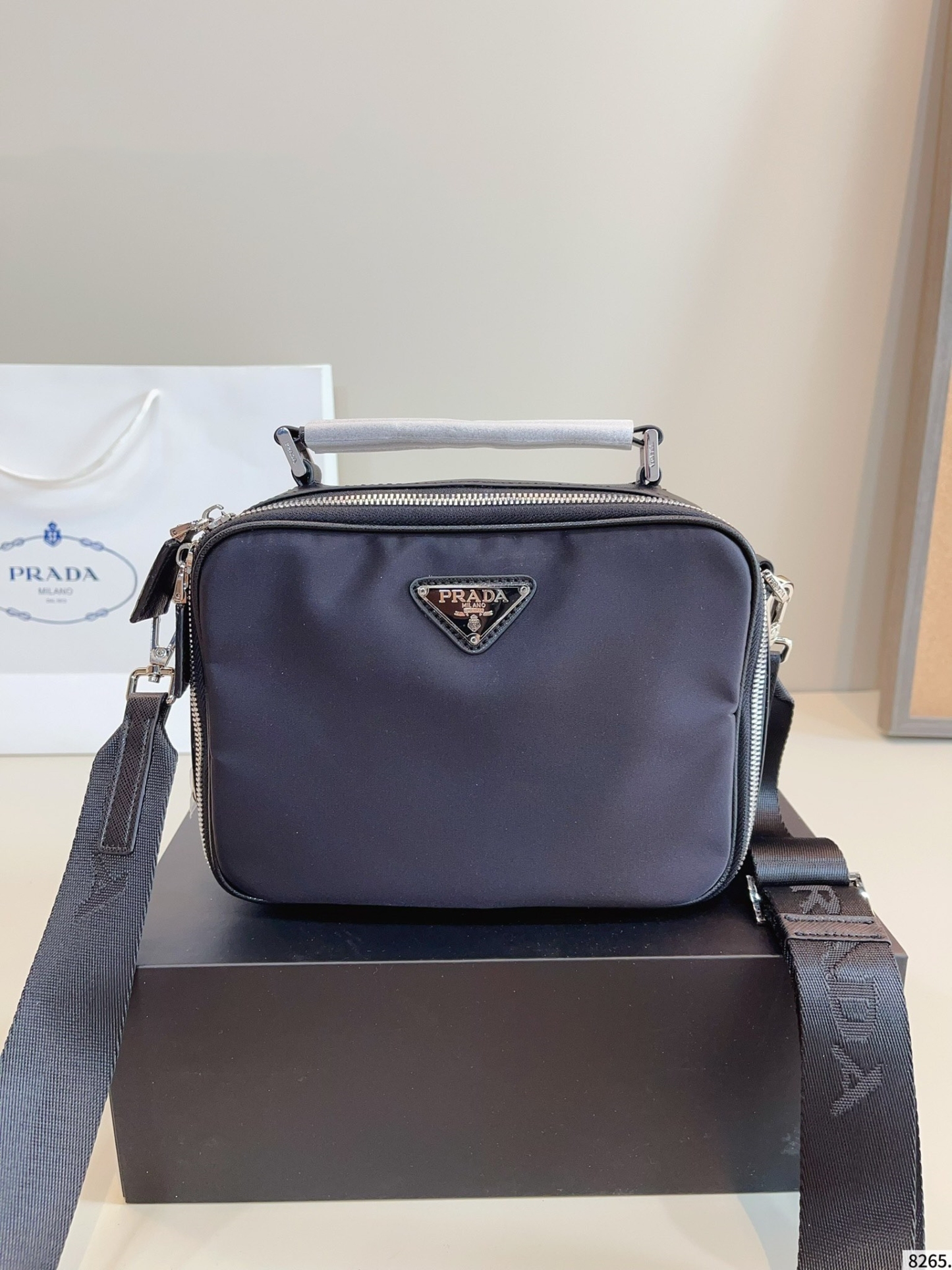 【PRADA公式旗艦店】プラダ カメラバッグ ショルダーバッグ★人気商品★