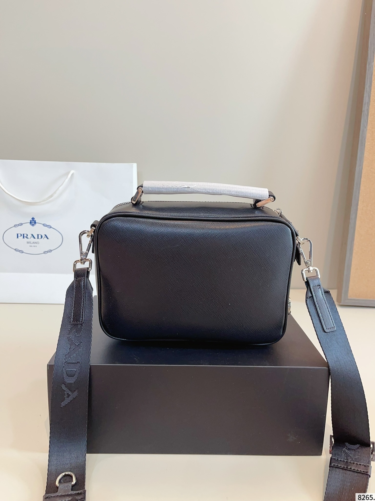 【PRADA公式旗艦店】プラダ カメラバッグ ショルダーバッグ★人気商品★