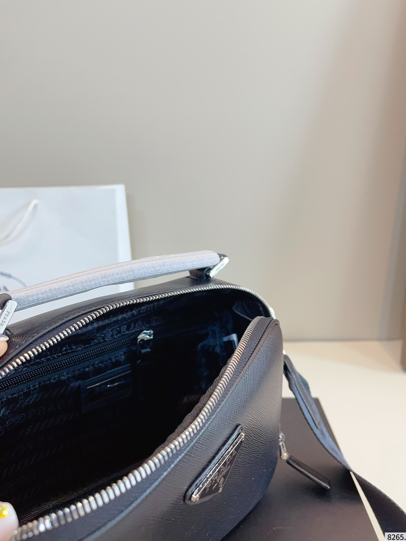 【PRADA公式旗艦店】プラダ カメラバッグ ショルダーバッグ★人気商品★