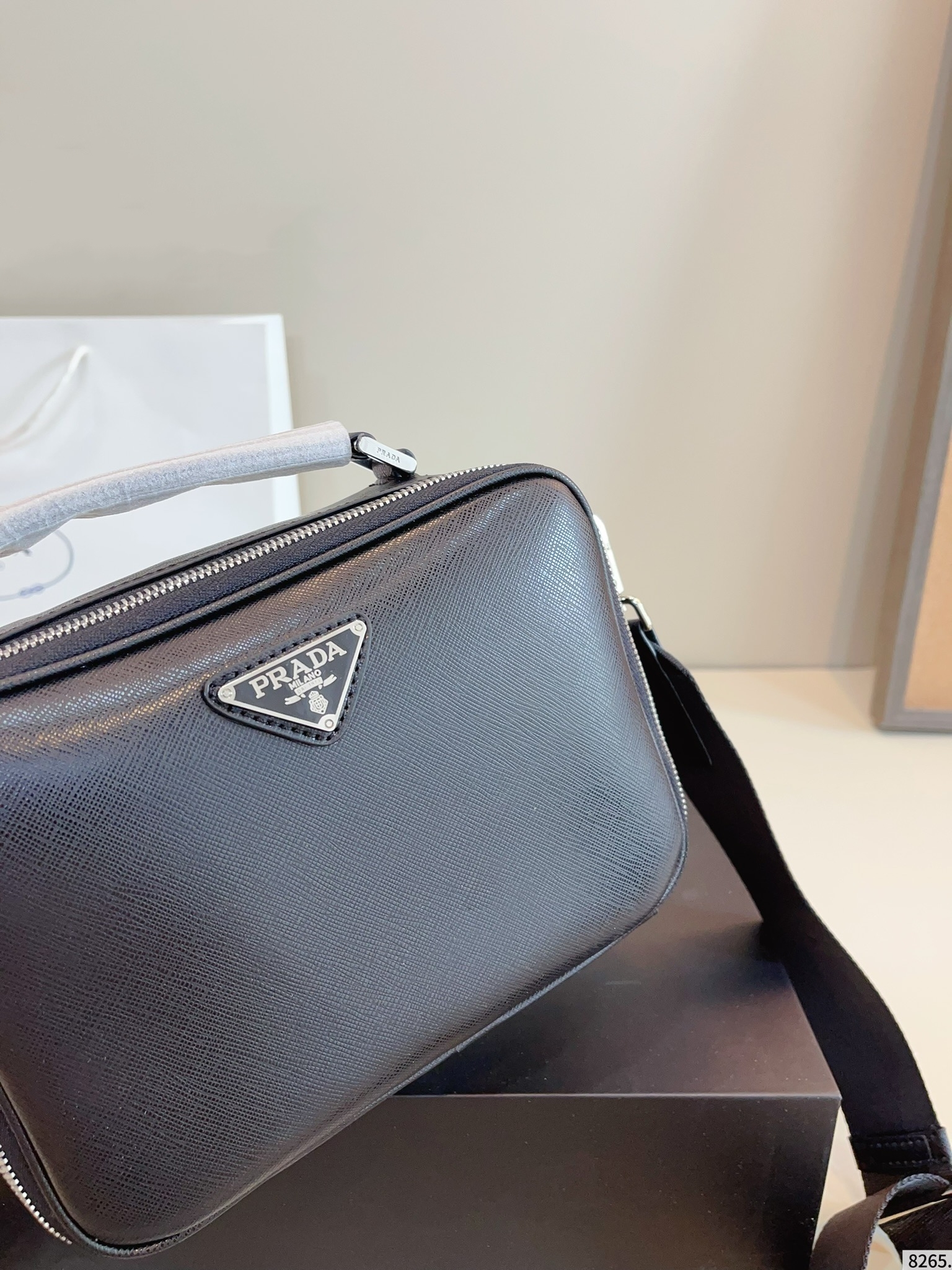 【PRADA公式旗艦店】プラダ カメラバッグ ショルダーバッグ★人気商品★