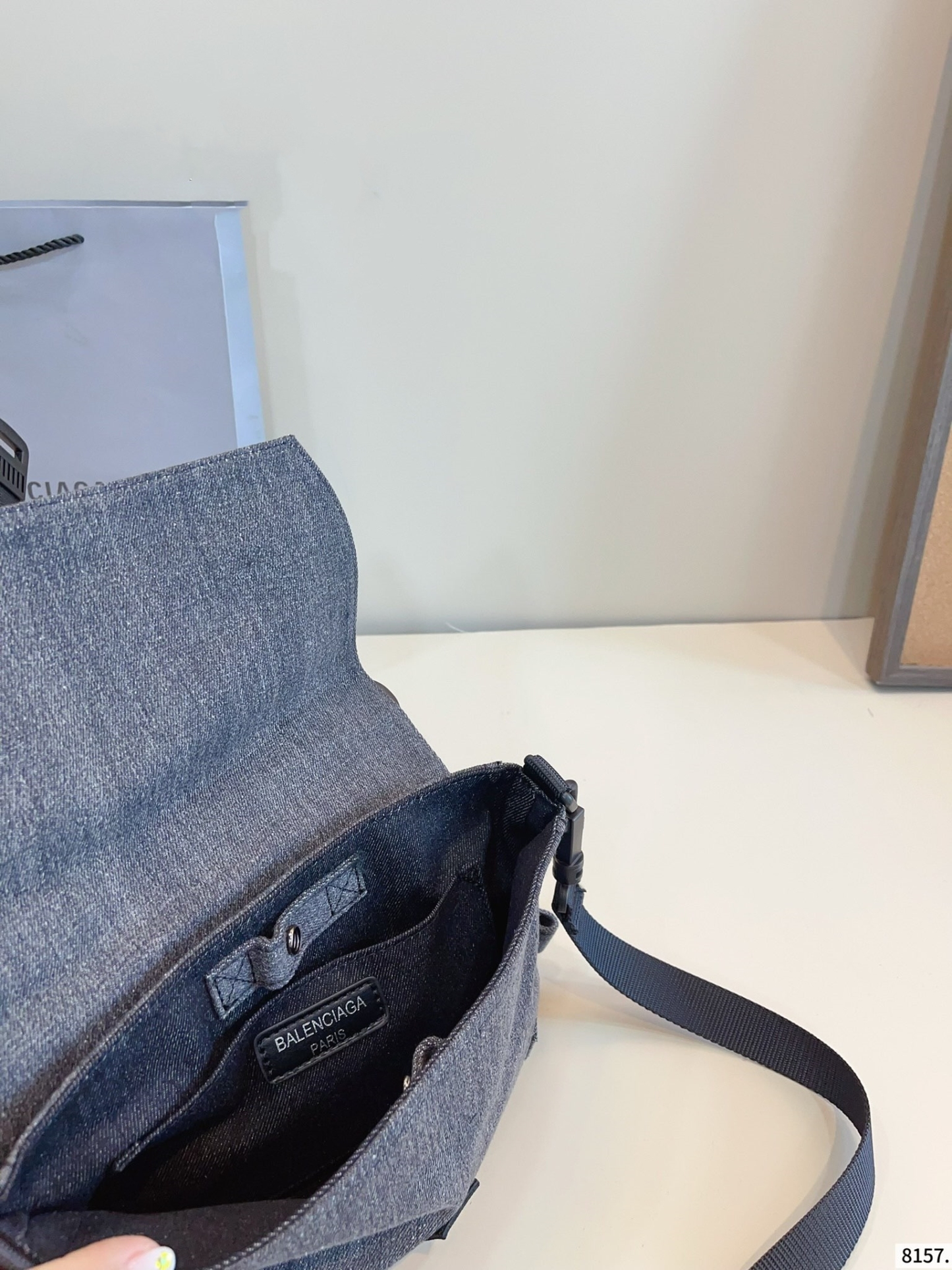 【BALENCIAGA公式旗艦店】シャネル デニムバッグ★大人気商品★