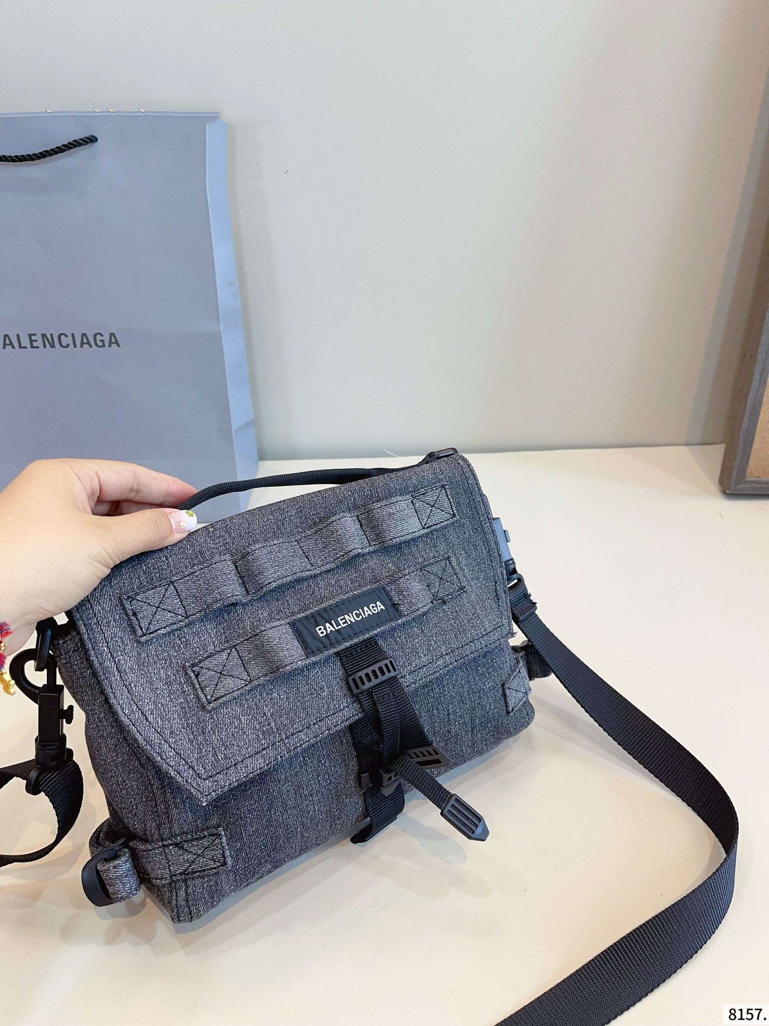 【BALENCIAGA公式旗艦店】シャネル デニムバッグ★大人気商品★