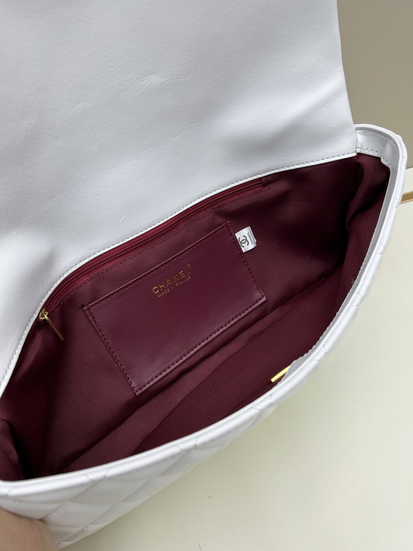 【CHANEL公式旗艦店】シャネル 24a maxi ショルダーバッグ