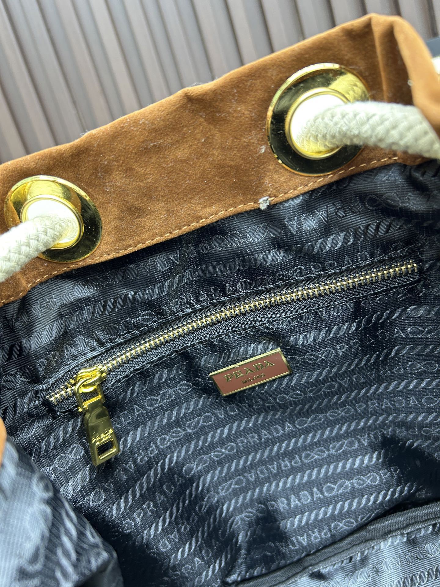 【PRADA公式旗艦店】プラダ Mariner バケットバッグ 2547