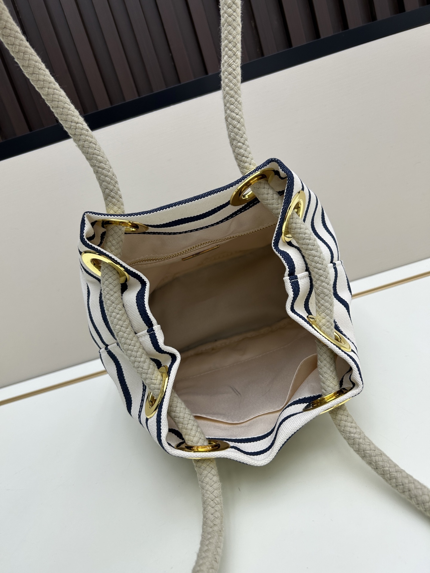 【PRADA公式旗艦店】プラダ Mariner バケットバッグ 2548