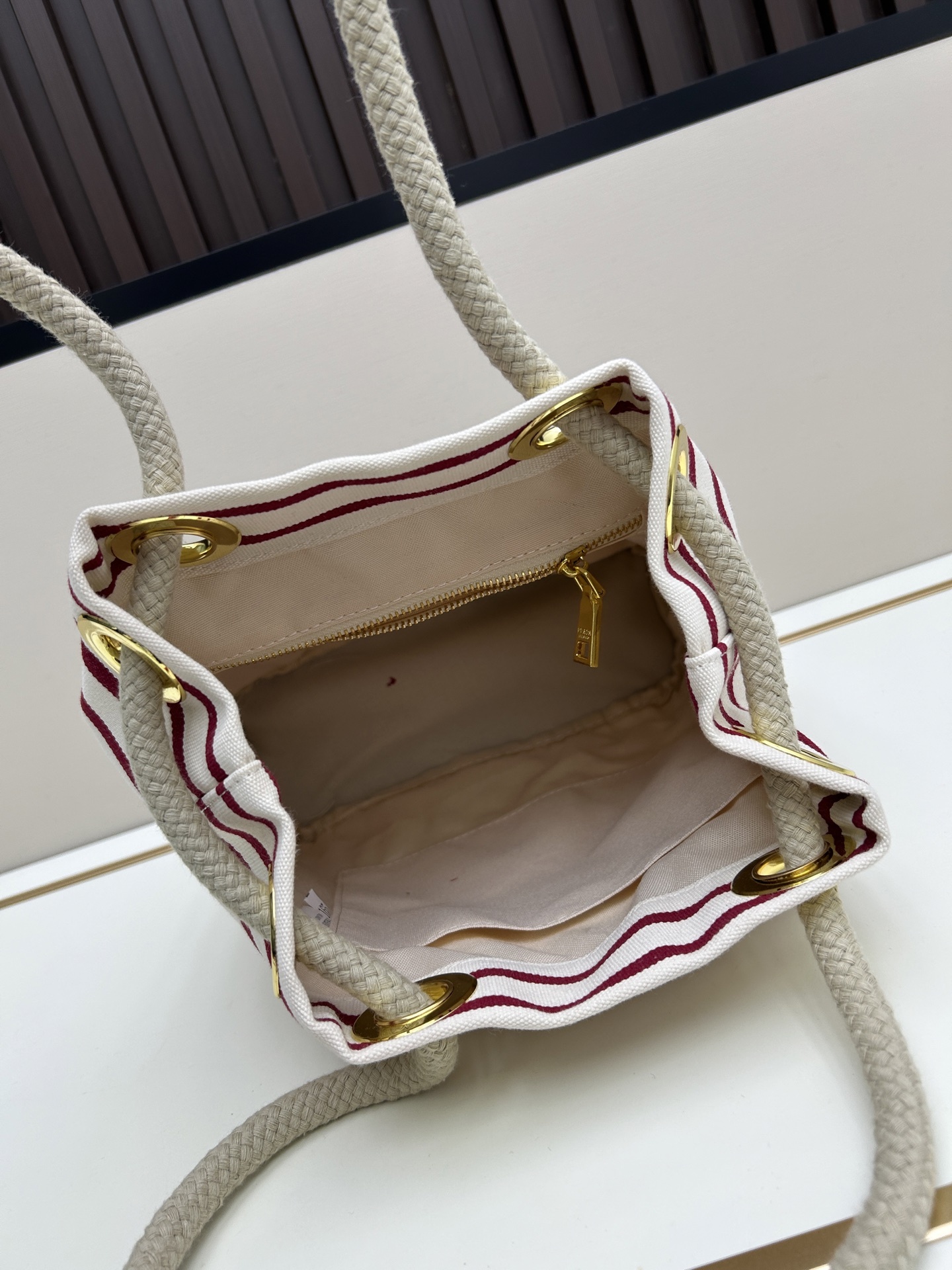 【PRADA公式旗艦店】プラダ Mariner バケットバッグ 2548