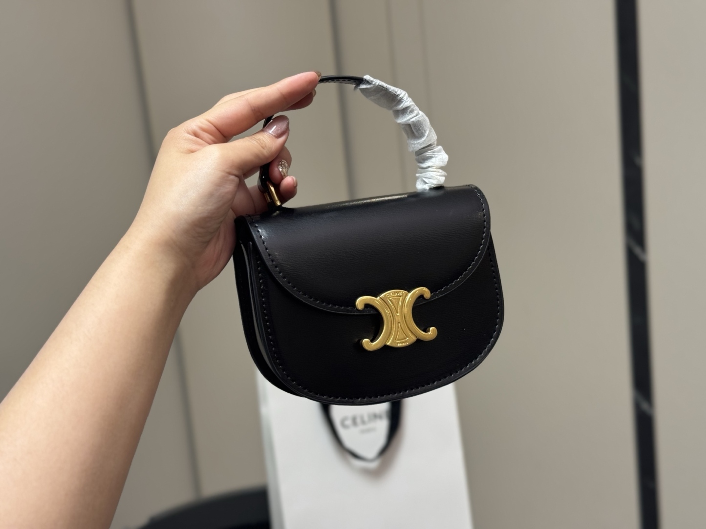 【CELINE公式旗艦店】セリーヌ BESACE TRIOMPHE MINI ハンドバッグ