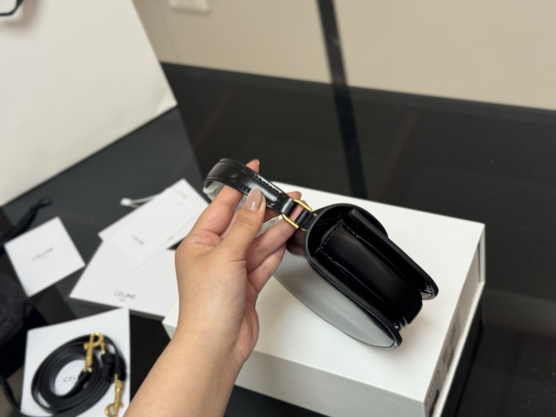 【CELINE公式旗艦店】セリーヌ BESACE TRIOMPHE MINI ハンドバッグ