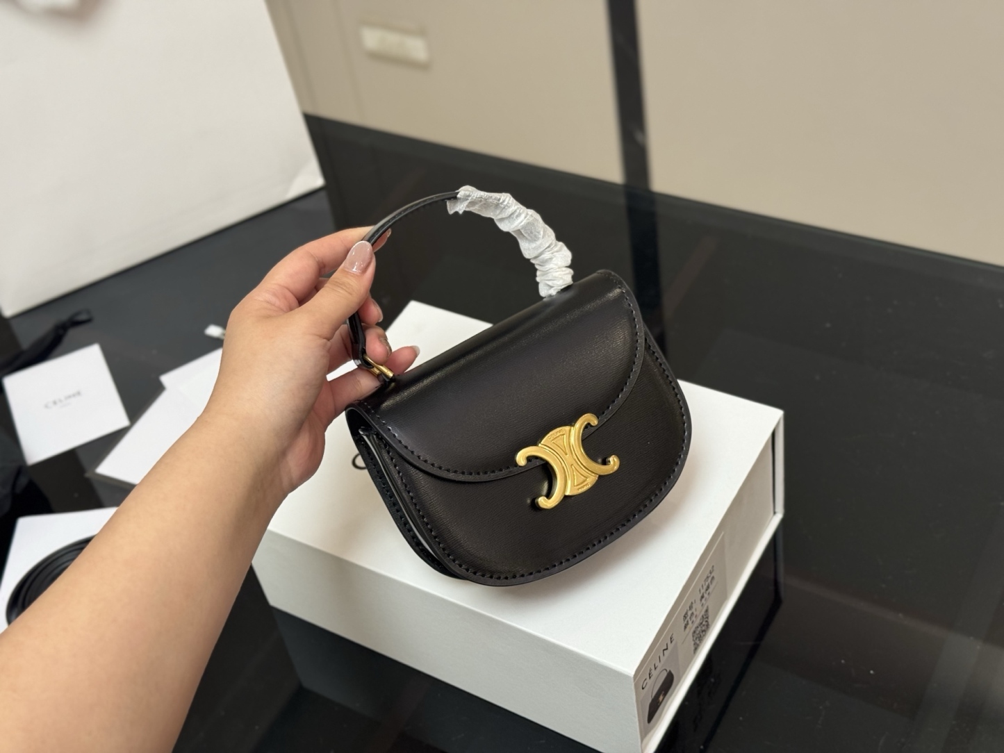 【CELINE公式旗艦店】セリーヌ BESACE TRIOMPHE MINI ハンドバッグ