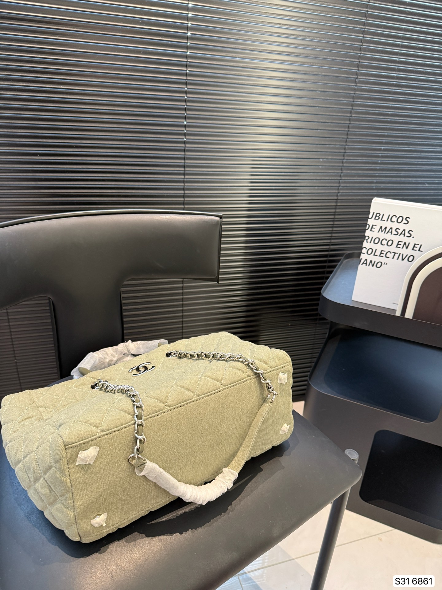 【CHANEL公式旗艦店】シャネル デニムのハンドバッグ  6861