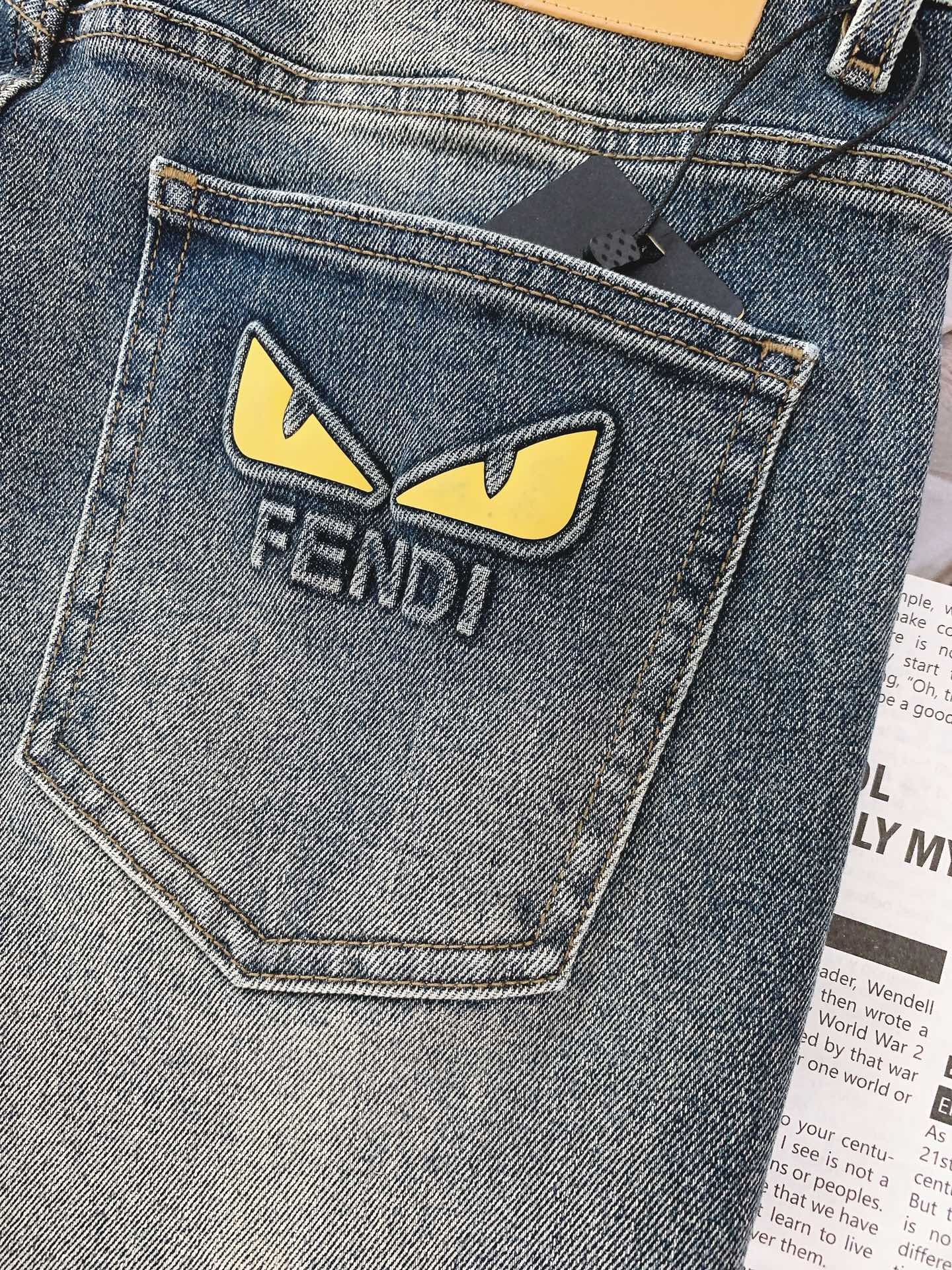 【FENDI公式旗艦店】フェンディ ジーパン、ご好評に付き再入荷！