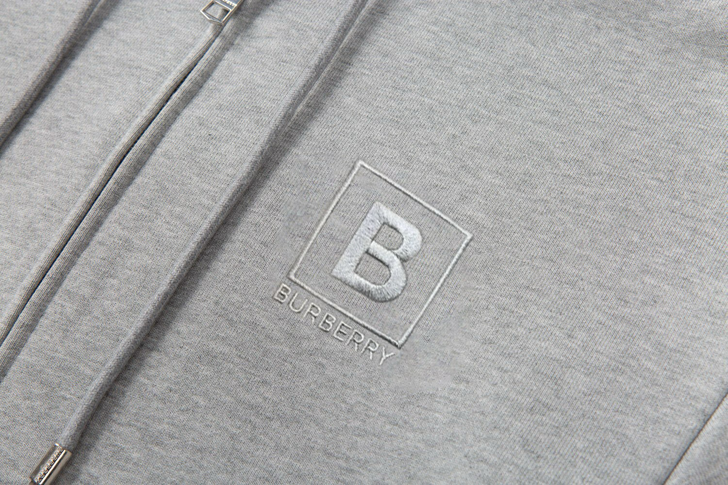 【BURBERRY旗艦店】バーバリー パーカー ご好評に付き再入荷！