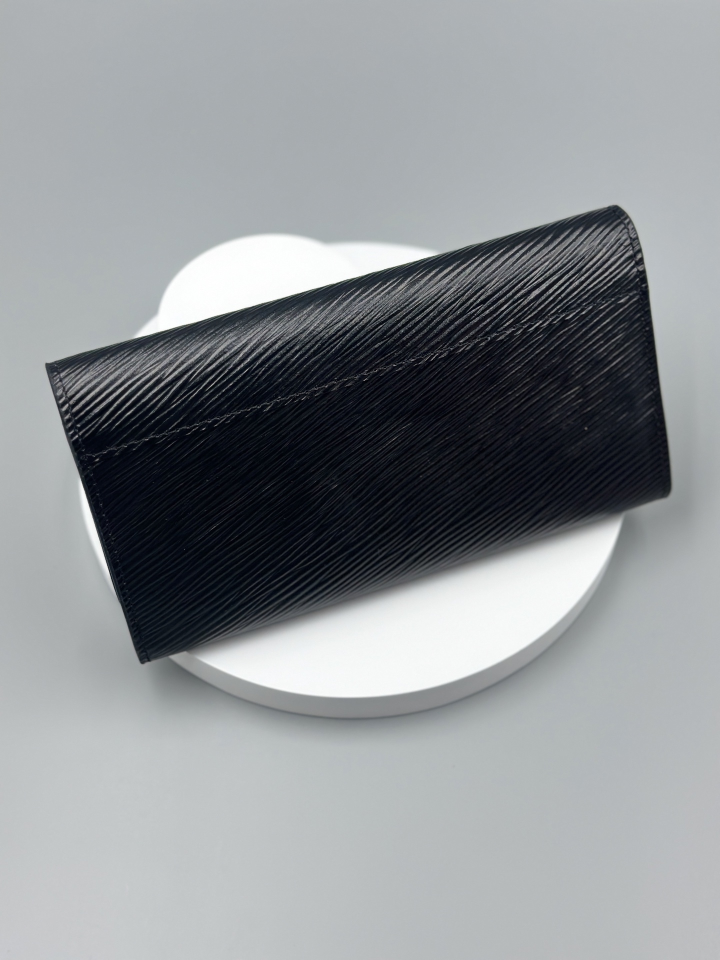 LOUIS VUITTON ルイヴィトン LV Twist 財布 ゴールド金具 M61179