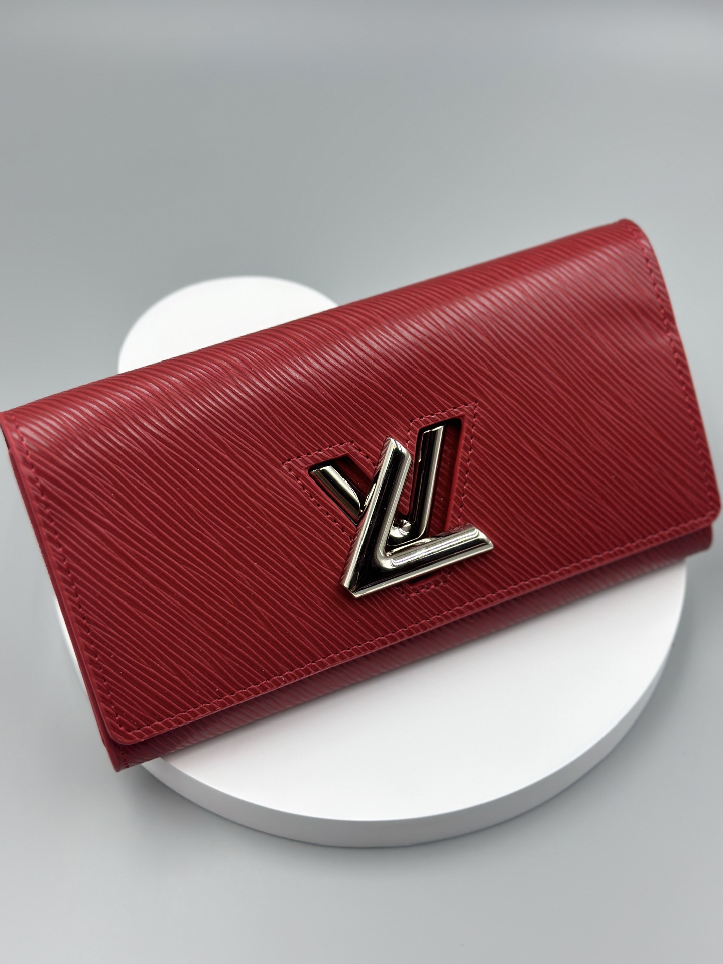 LOUIS VUITTON ルイヴィトン LV Twist 財布 シルバー金具 M61179
