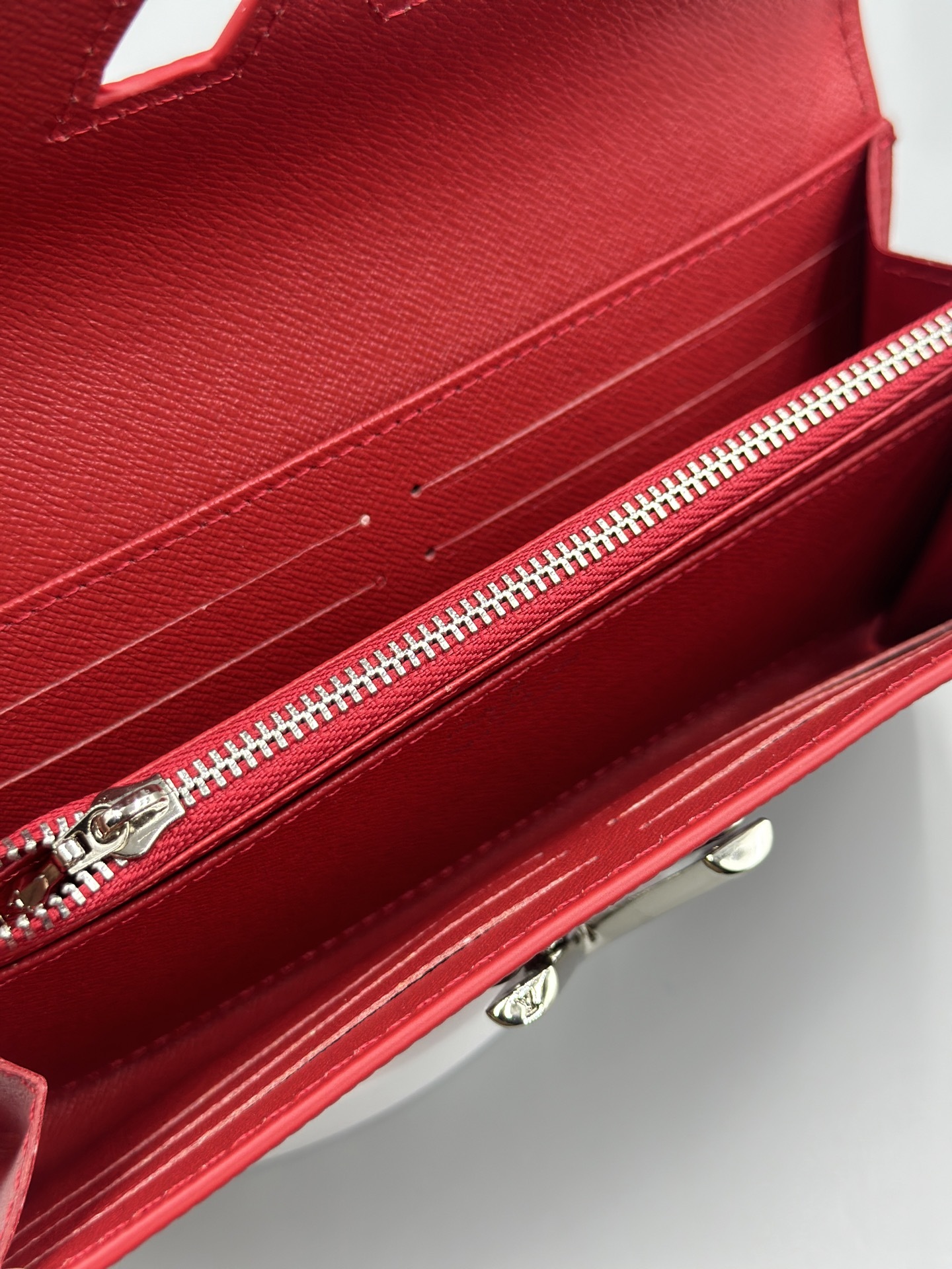 LOUIS VUITTON ルイヴィトン LV Twist 財布 シルバー金具 M61179