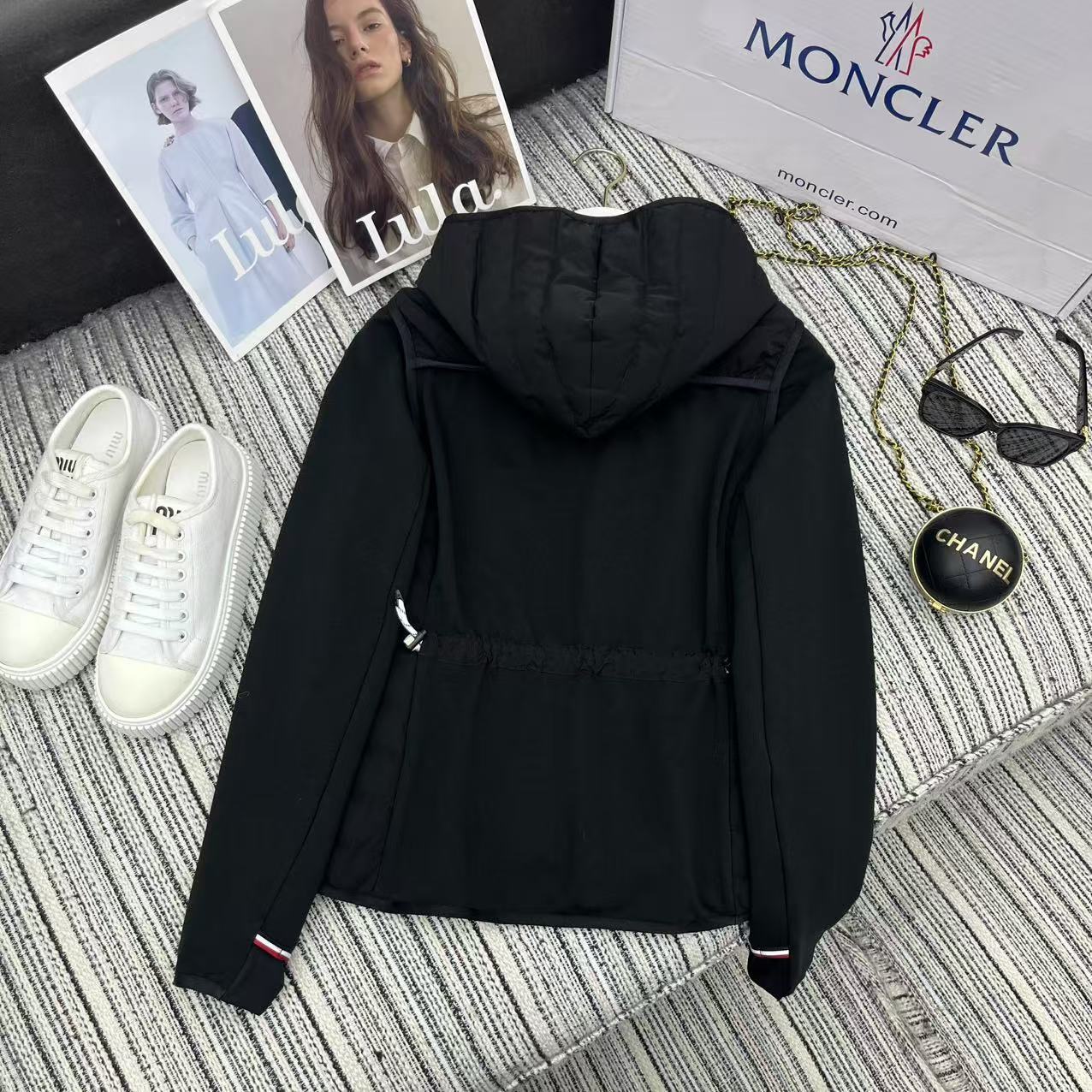 【MONCLER 公式旗艦店】モンクレール ダウンジャケット ご好評に付き再入荷！