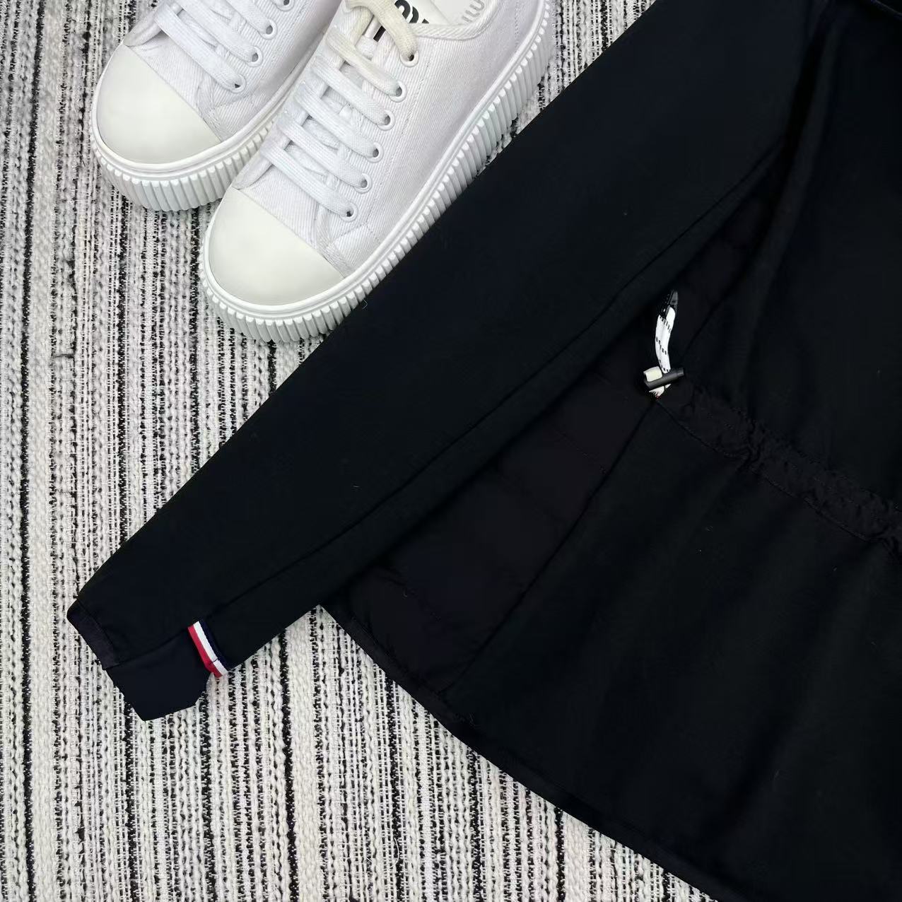 【MONCLER 公式旗艦店】モンクレール ダウンジャケット ご好評に付き再入荷！