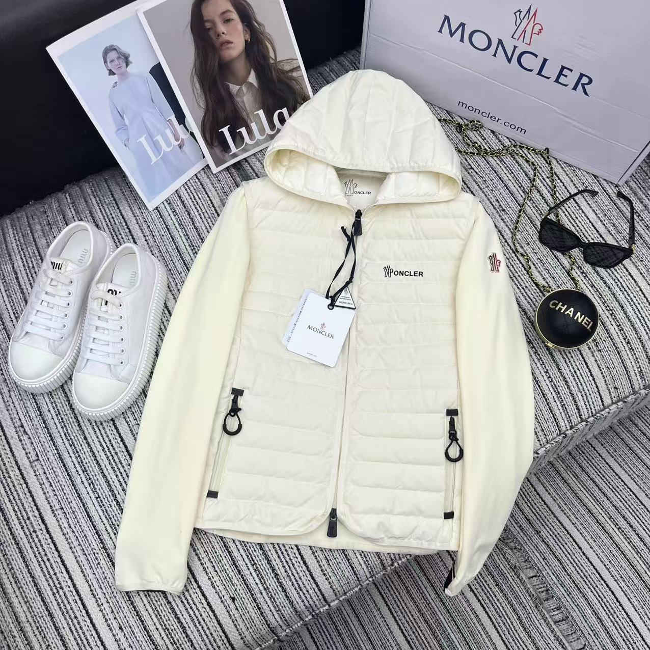 【MONCLER 公式旗艦店】モンクレール ダウンジャケット ご好評に付き再入荷！