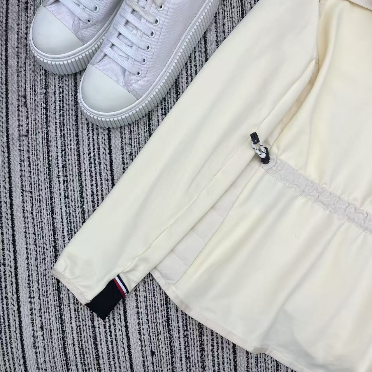 【MONCLER 公式旗艦店】モンクレール ダウンジャケット ご好評に付き再入荷！