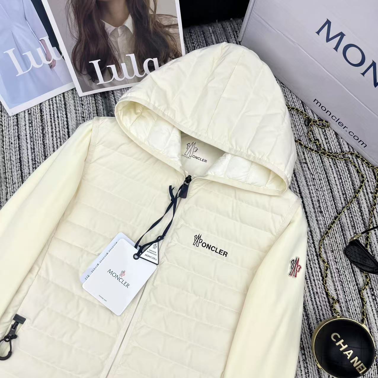 【MONCLER 公式旗艦店】モンクレール ダウンジャケット ご好評に付き再入荷！