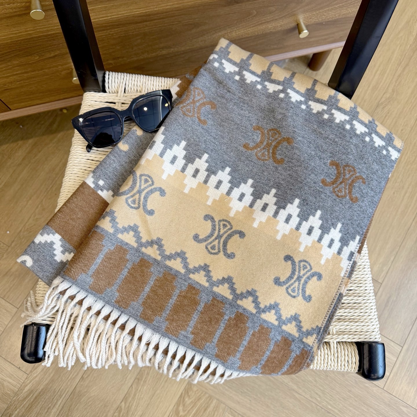 【CELINE公式旗艦店】セリーヌ スカーフ 限定発売 送料無料