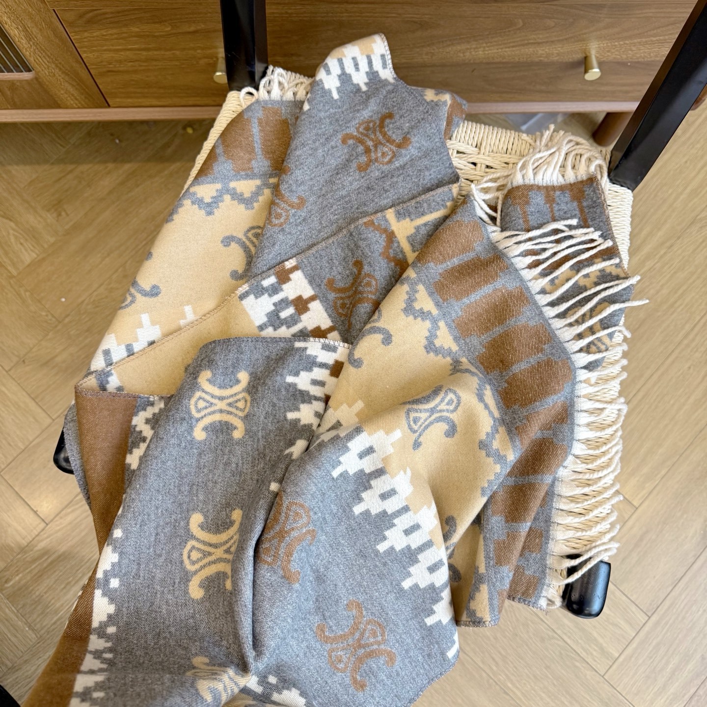 【CELINE公式旗艦店】セリーヌ スカーフ 限定発売 送料無料