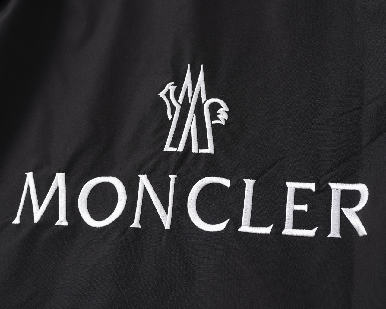 【MONCLER旗艦店】モンクレール ジャケット 、ご好評に付き再入荷！