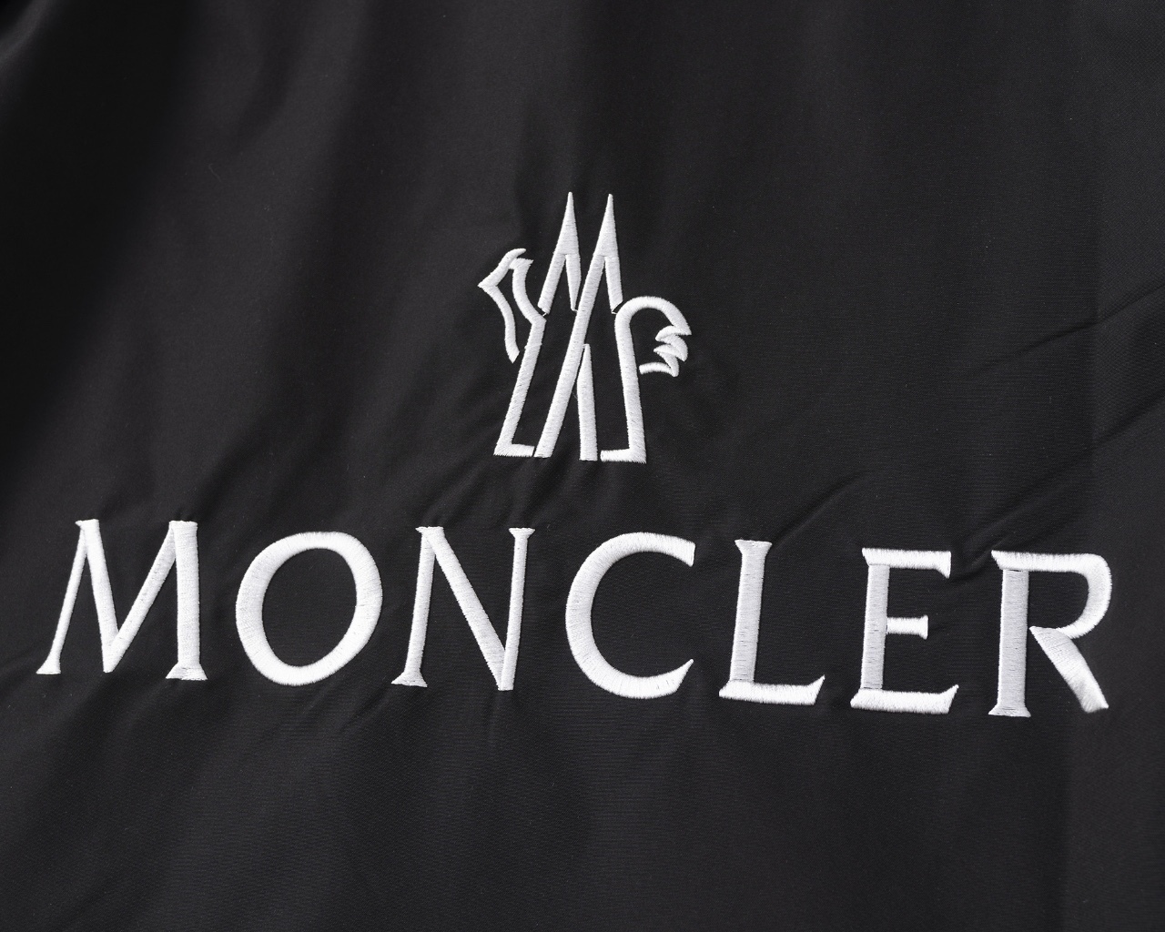 【MONCLER旗艦店】モンクレール ジャケット 、ご好評に付き再入荷！