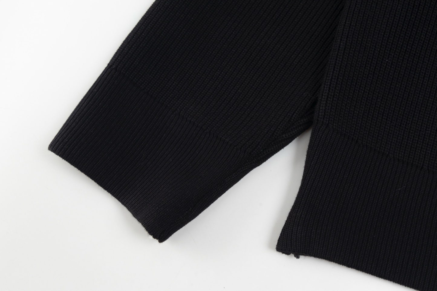 【LOUIS VUITTON旗艦店】ルイヴィトン セーター ご好評に付き再入荷！