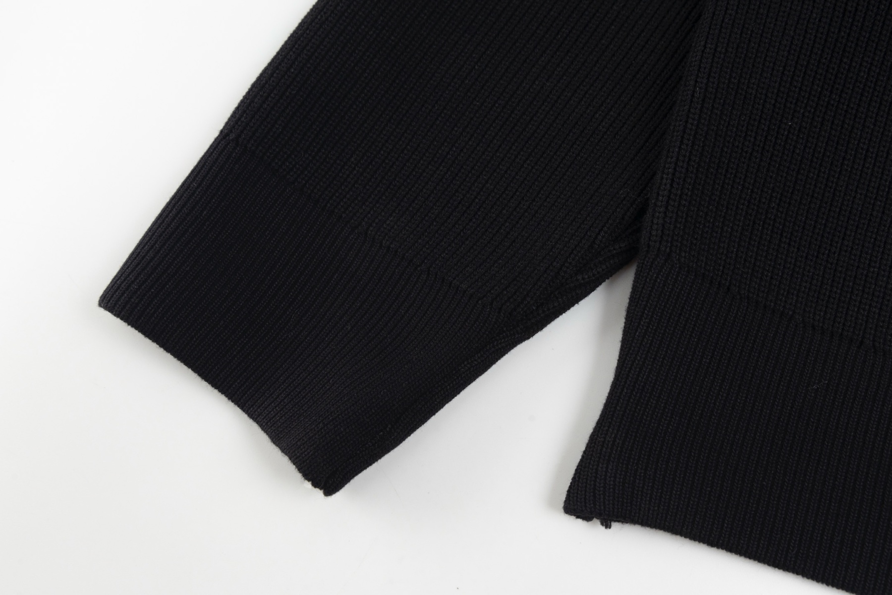 【LOUIS VUITTON旗艦店】ルイヴィトン セーター ご好評に付き再入荷！