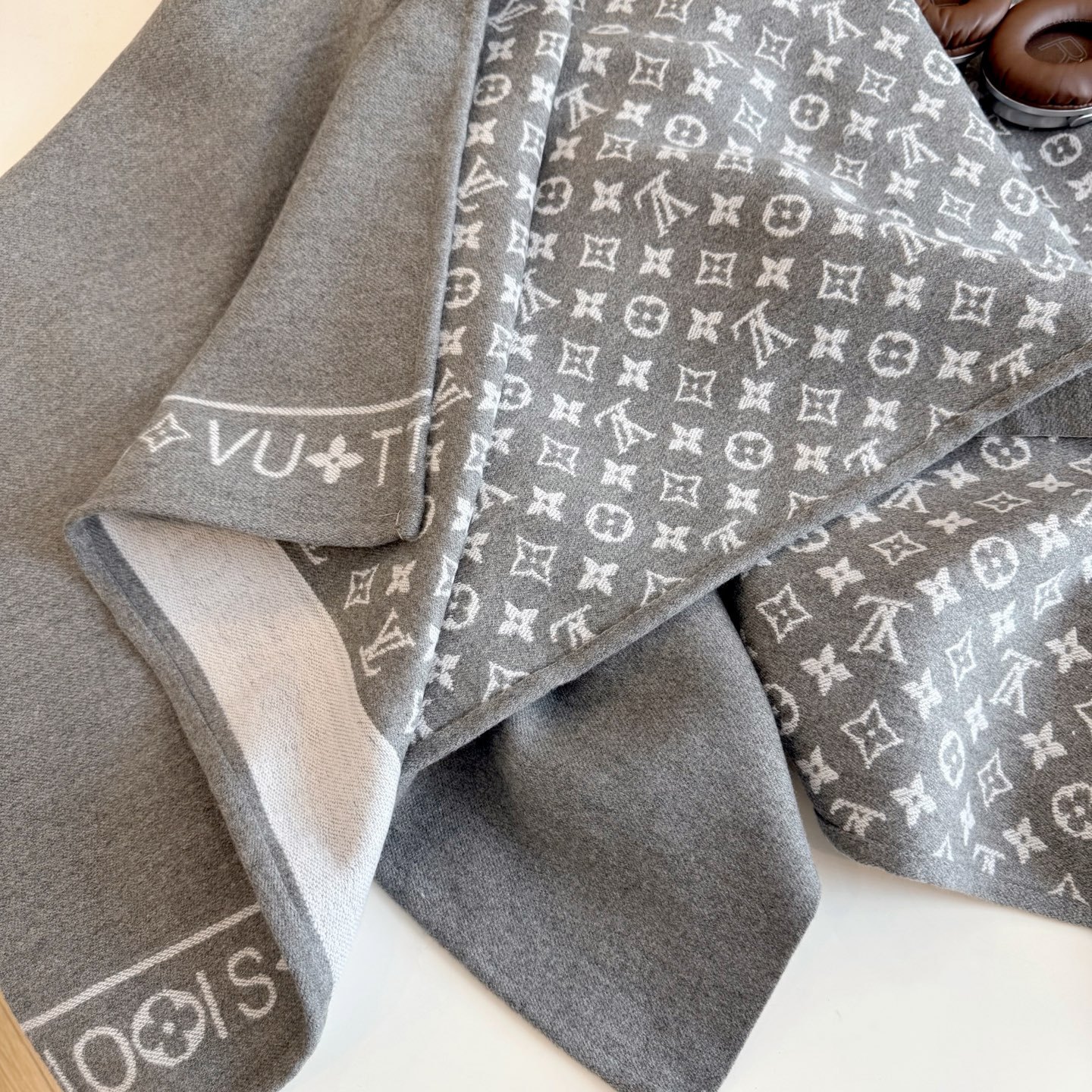 【LOUIS VUITTON旗艦店】ルイヴィトン マント ショール ご好評に付き再入荷！