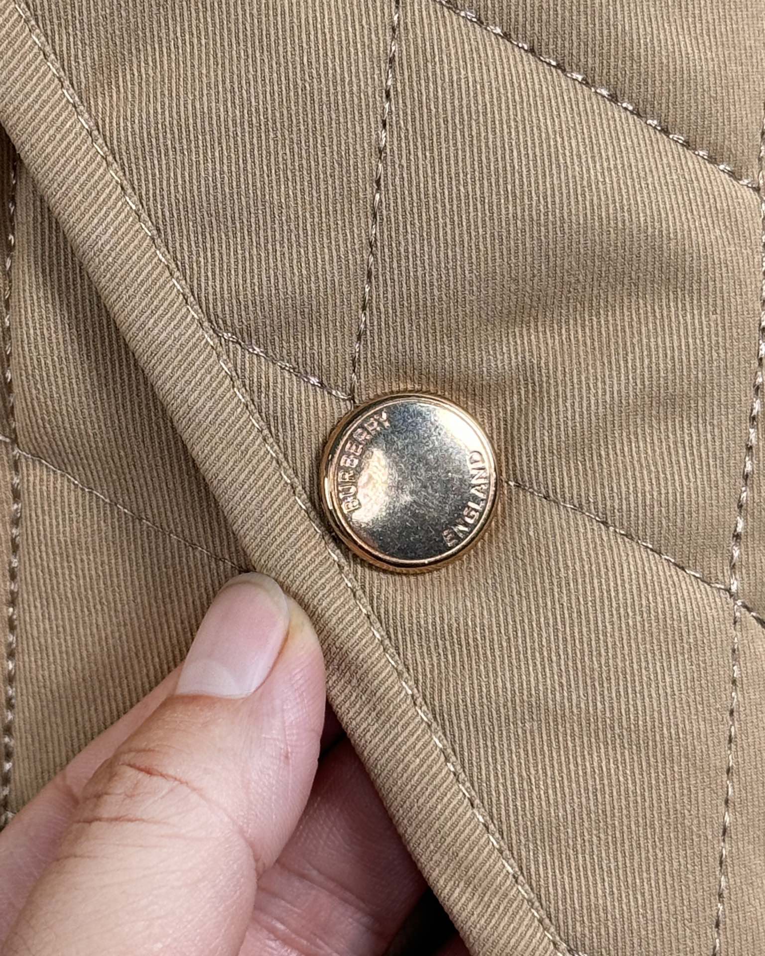 【BUREERRY旗艦店】（バーバリー）綿ジャケット、ご好評に付き再入荷！