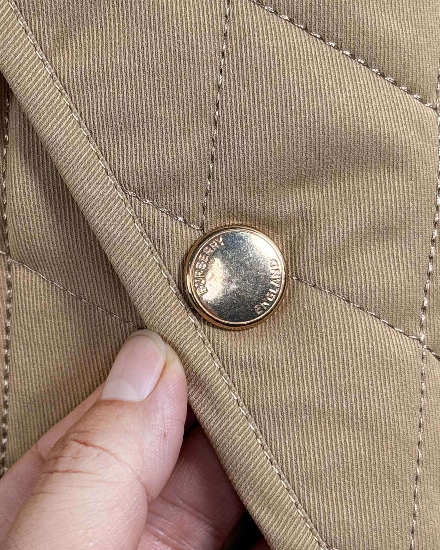 【BUREERRY旗艦店】（バーバリー）綿ジャケット、ご好評に付き再入荷！