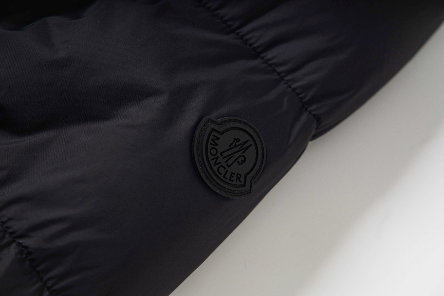 【MONCLER 公式旗艦店】モンクレール ダウンジャケット ご好評に付き再入荷！