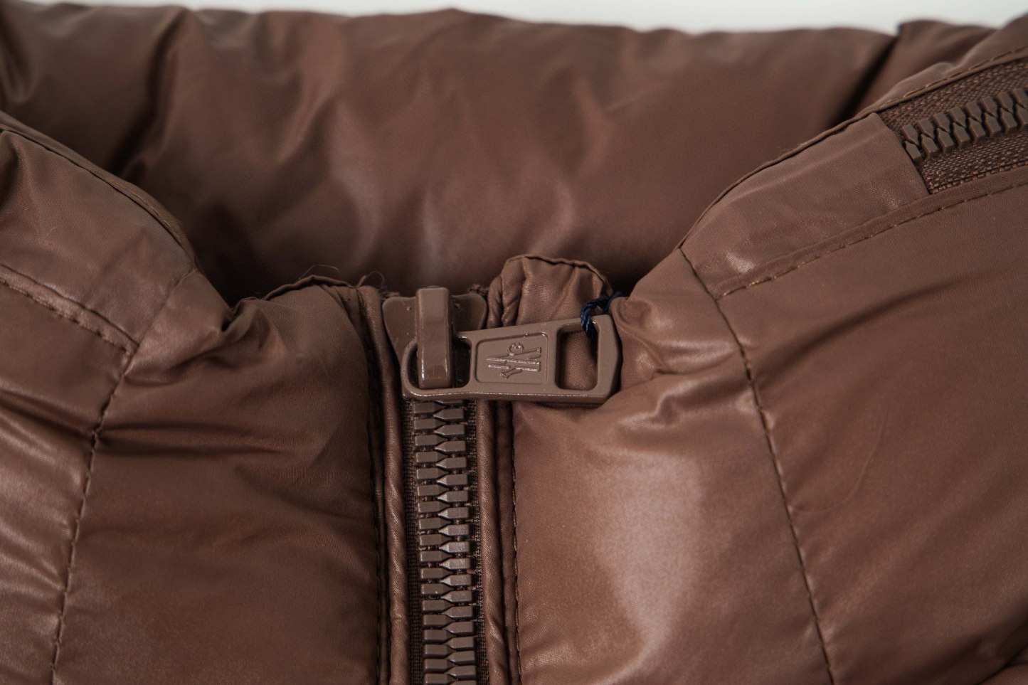 【MONCLER 公式旗艦店】モンクレール ダウンジャケット ご好評に付き再入荷！