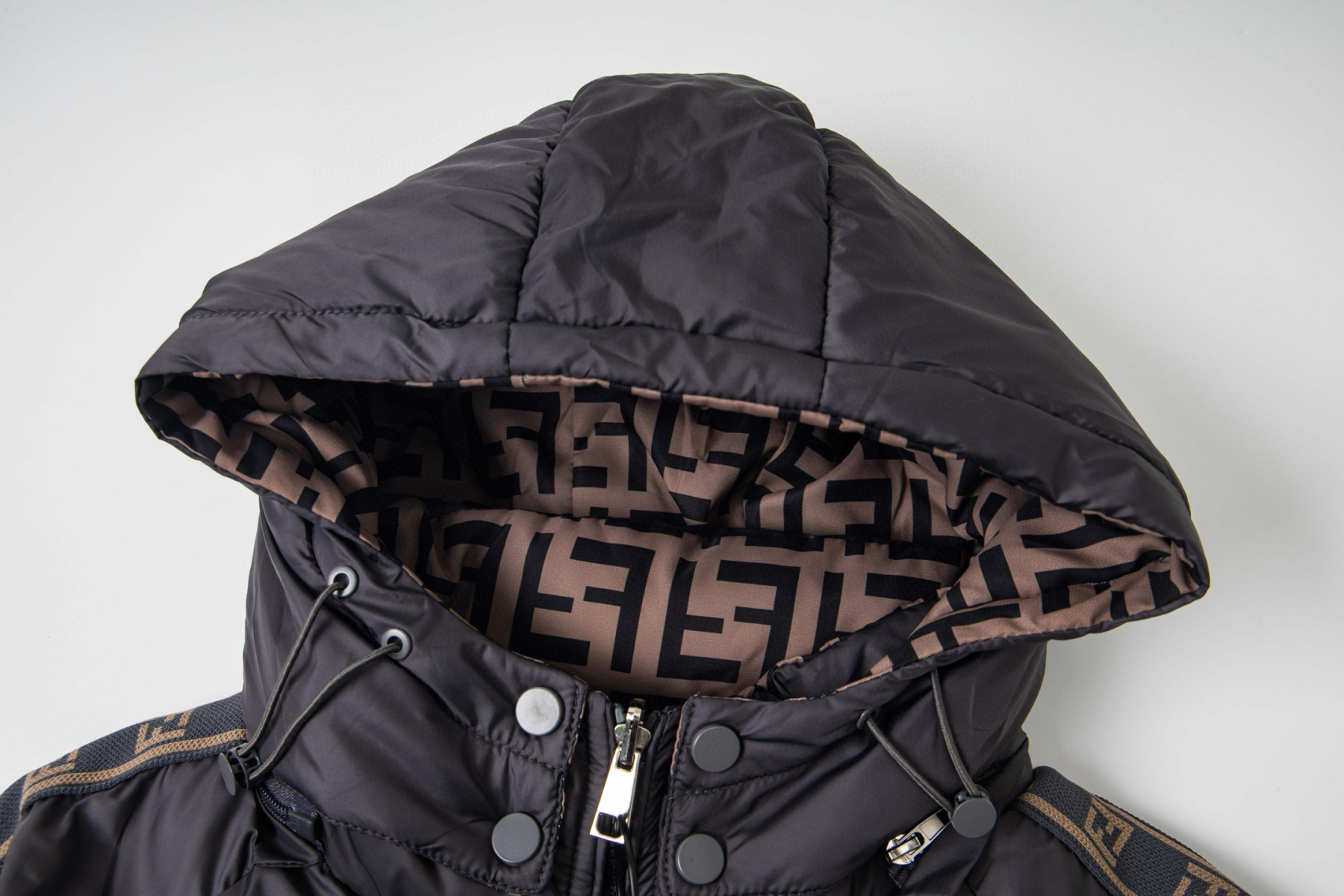 FENDI（フェンディ） ダウンジャケット、ご好評に付き再入荷！