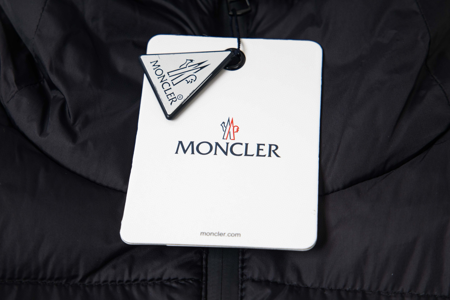【MONCLER 公式旗艦店】モンクレール ダウンジャケット ご好評に付き再入荷！