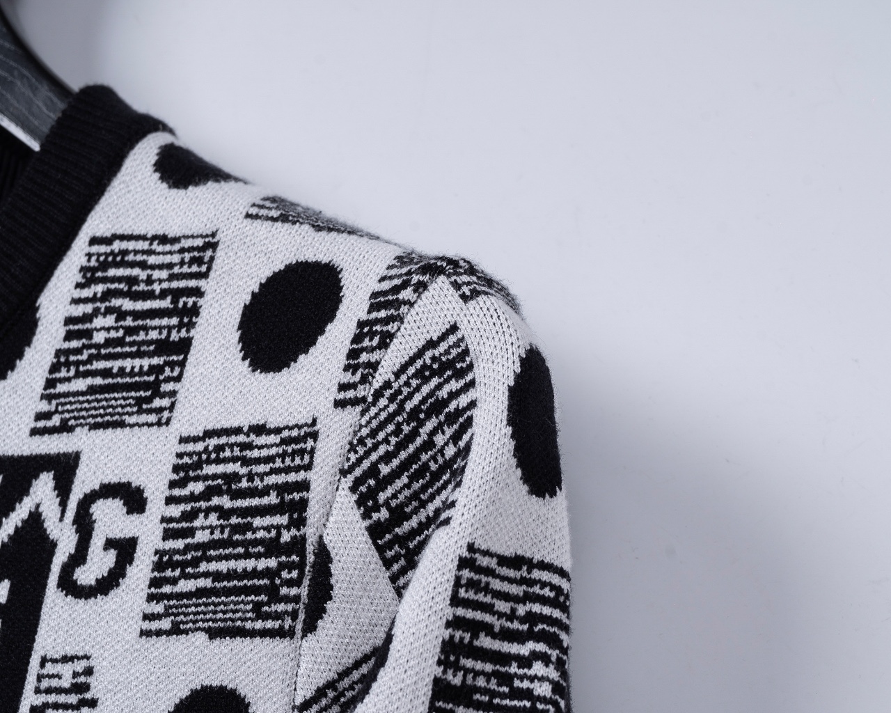 【Dolce&Gabbana旗艦店】 セーター ご好評に付き再入荷！