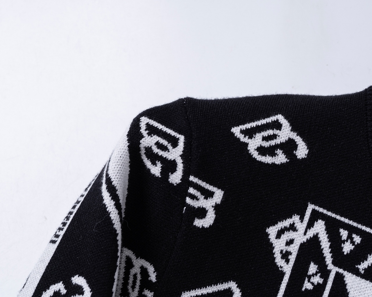 【Dolce&Gabbana旗艦店】 セーター ご好評に付き再入荷！