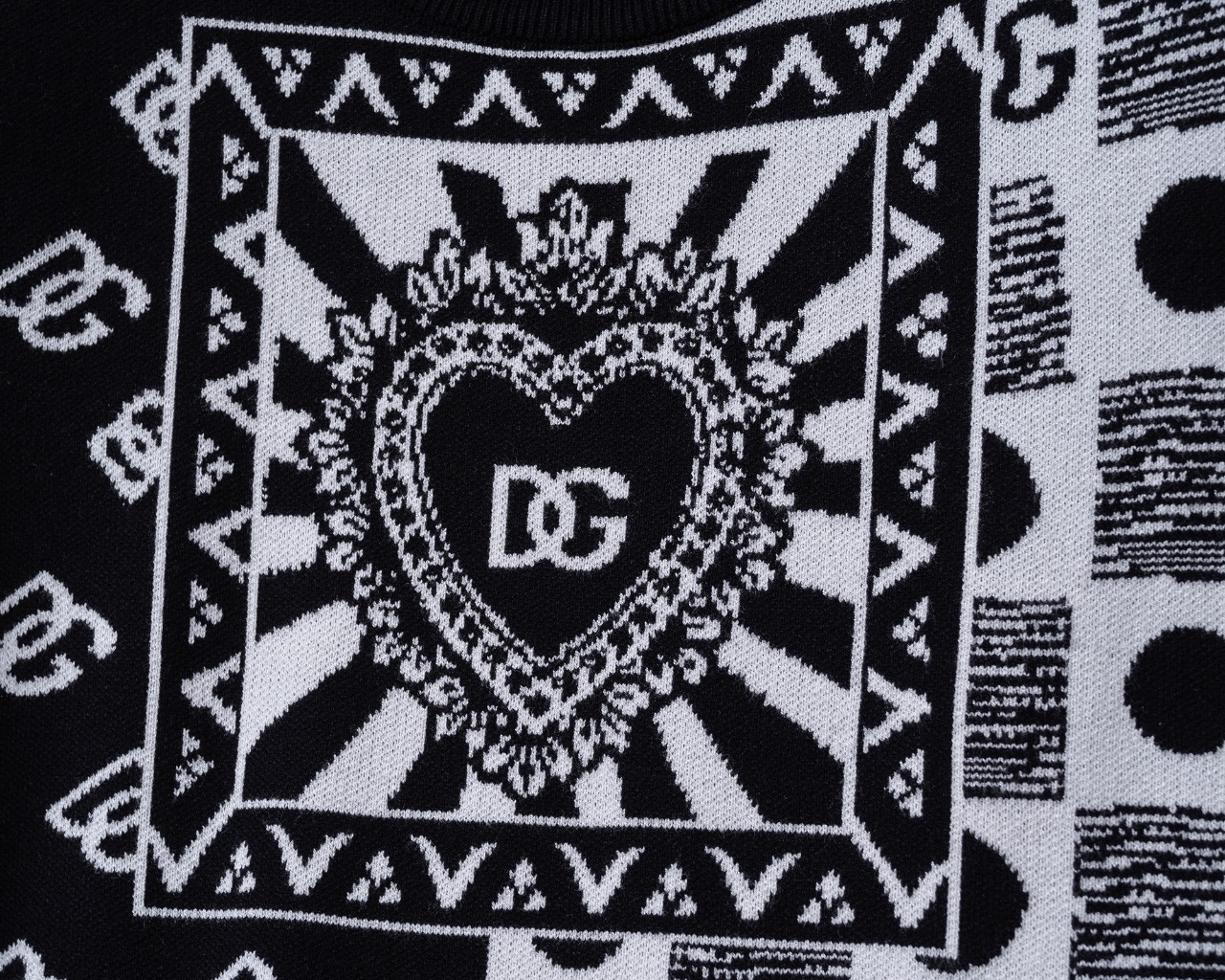 【Dolce&Gabbana旗艦店】 セーター ご好評に付き再入荷！