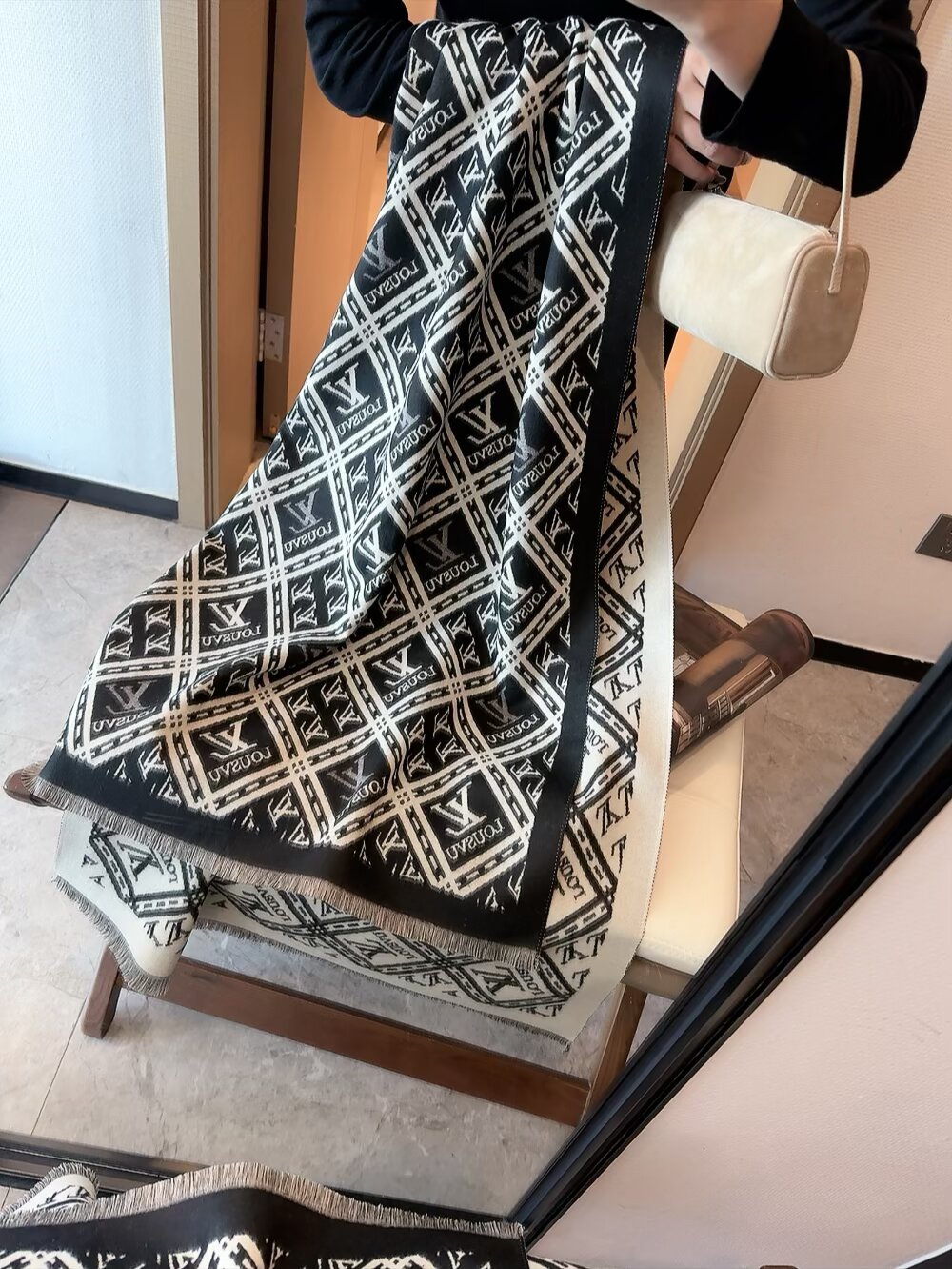 【LOUIS VUITTON公式旗艦店】ルイヴィトン スカーフ 限定発売 送料無料