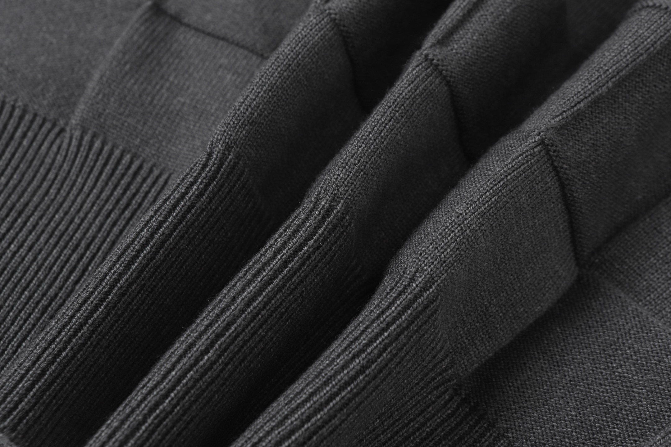 【LOUIS VUITTON旗艦店】ルイヴィトン セーター ご好評に付き再入荷！