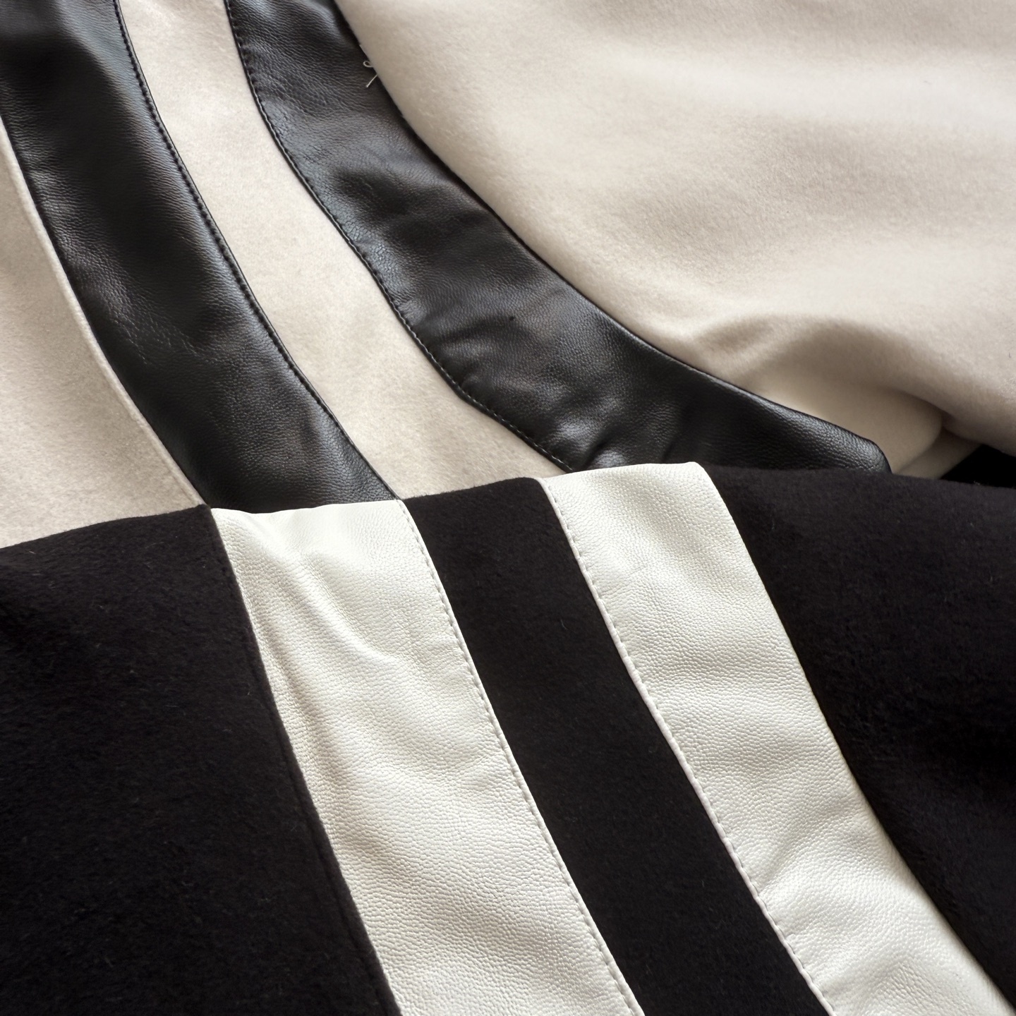 【CHROME HEARTS旗艦店】クロムハーツ ジャケット ご好評に付き再入荷！