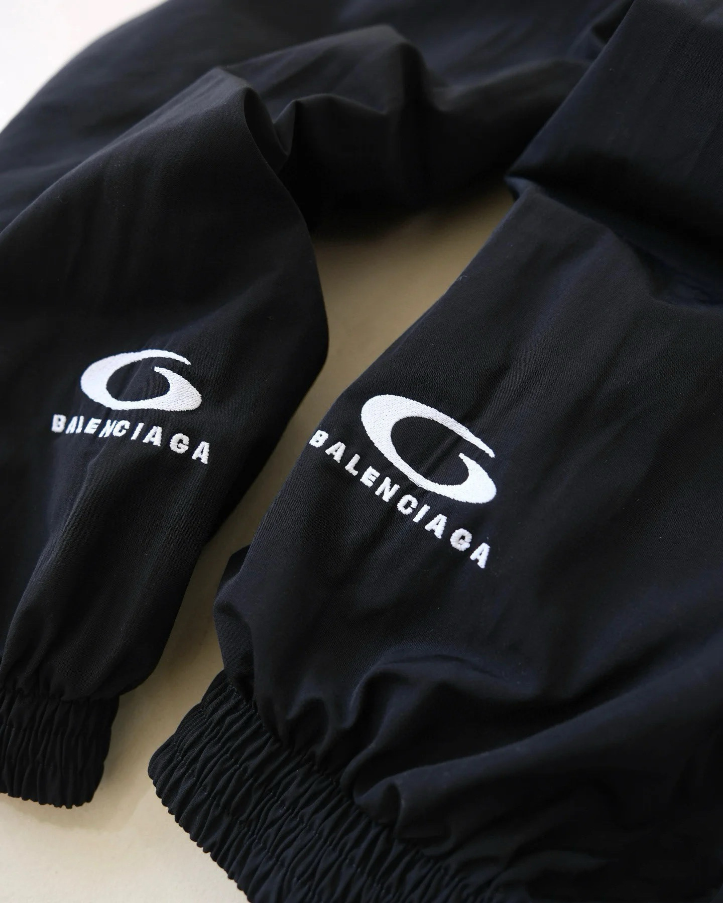 【BALENCIAGA旗艦店】バレンシアガ ジャケット、ご好評に付き再入荷！