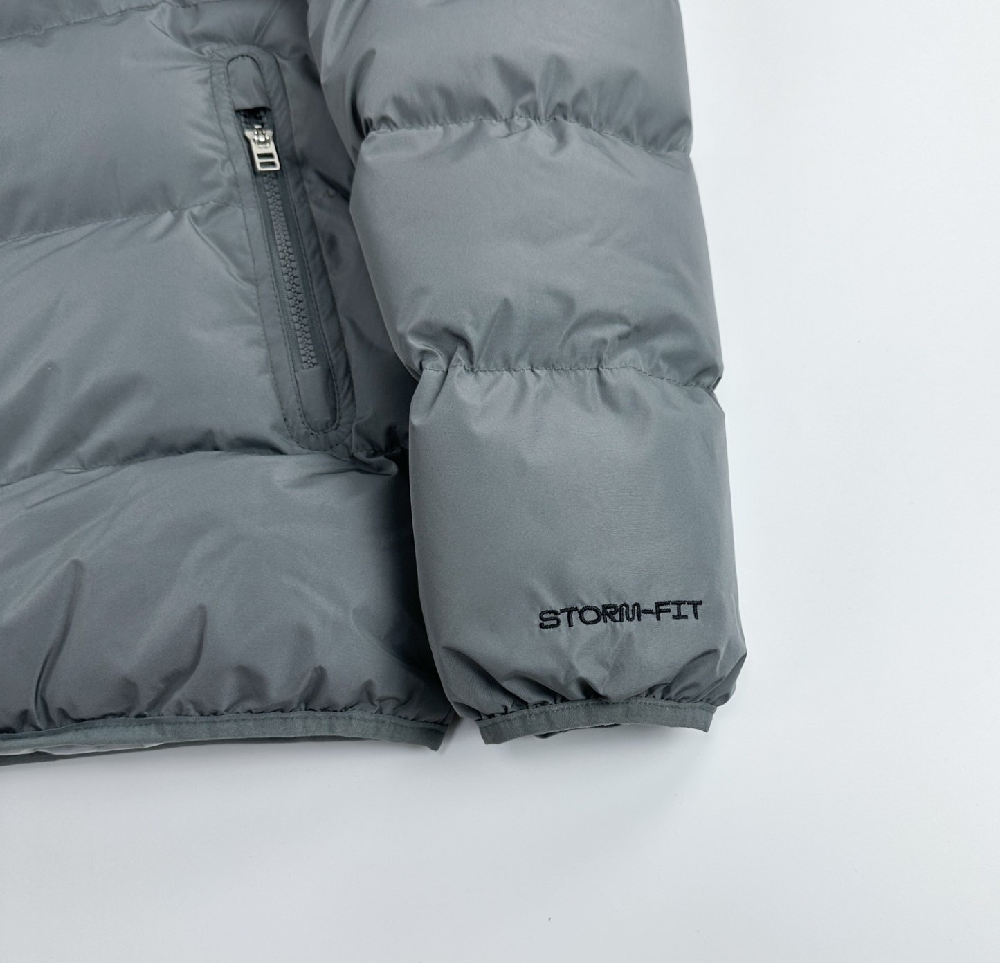 【NIKE公式旗艦店】ダウンジャケット 男女兼用 ご好評に付き再入荷！